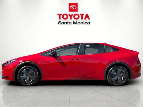 New 2026 Toyota Prius Plug-In Hybrid FWD image 8