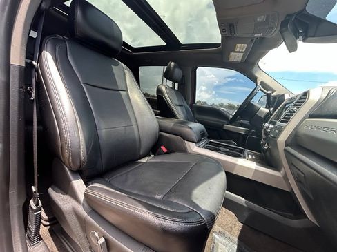 Used 2017 Ford F250 Lariat w/ Lariat Ultimate Package AWD/4WD image 30