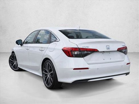Used 2023 Honda Civic Touring image 5