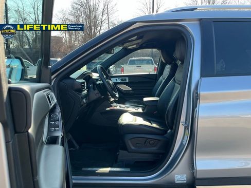 Used 2021 Ford Explorer Platinum w/ Equipment Group 601A image 19