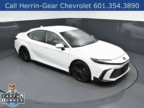 Used 2025 Toyota Camry SE w/ Convenience Package FWD image 37