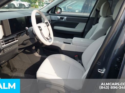 Used 2024 Hyundai Santa Fe SE FWD image 8