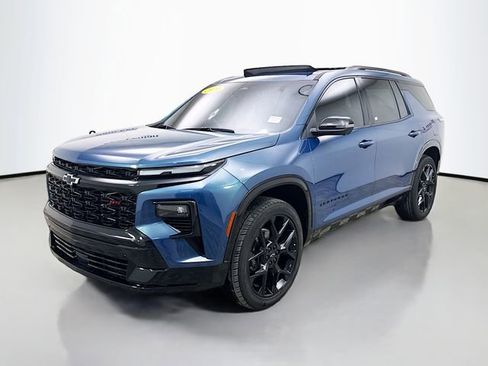 Used 2024 Chevrolet Traverse RS image 4