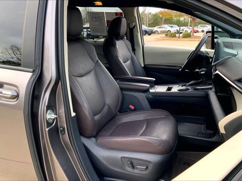 Certified 2021 Toyota Sienna Platinum image 15