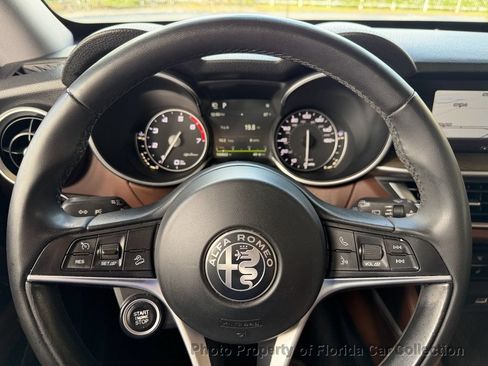 Used 2018 Alfa Romeo Stelvio Ti AWD/4WD image 33