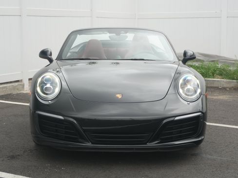 Used 2017 Porsche 911 Carrera RWD image 2