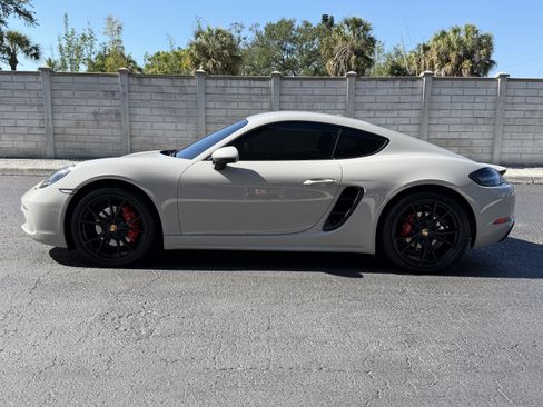 Certified 2019 Porsche 718 Cayman S RWD image 2