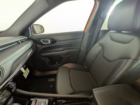 New 2026 Jeep Compass Latitude image 25