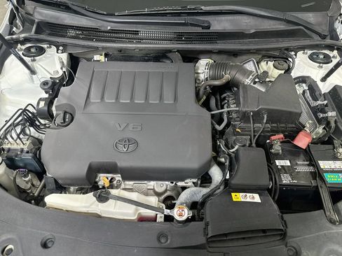 Used 2017 Toyota Avalon Touring FWD image 10