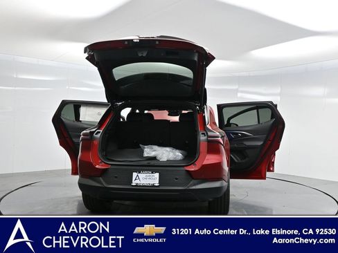 New 2026 Chevrolet Equinox EV LT w/ LPO, Blackout Package AWD/4WD image 38