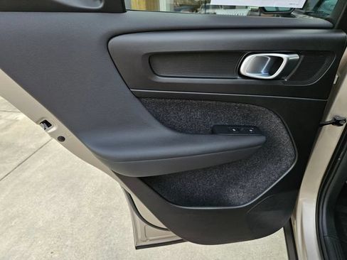 Used 2024 Volvo XC40 Recharge Ultimate w/ Protection Package Premier AWD/4WD image 16