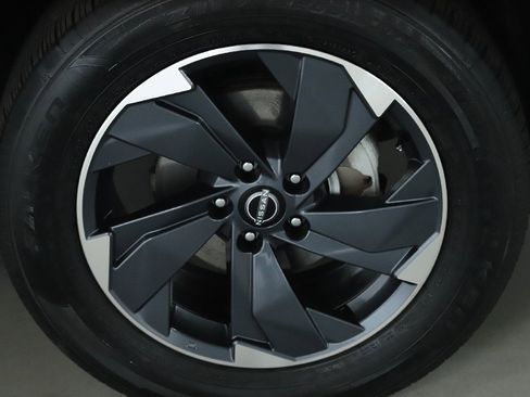 Certified 2024 Nissan Rogue SV image 10