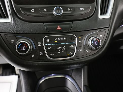 Used 2016 Chevrolet Malibu Premier FWD image 39