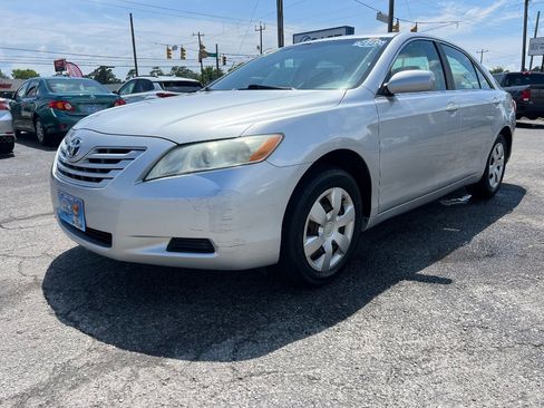 Used 2009 Toyota Camry LE FWD image 7