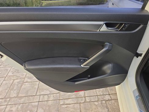 Used 2017 Volkswagen Passat 1.8T R-Line image 10