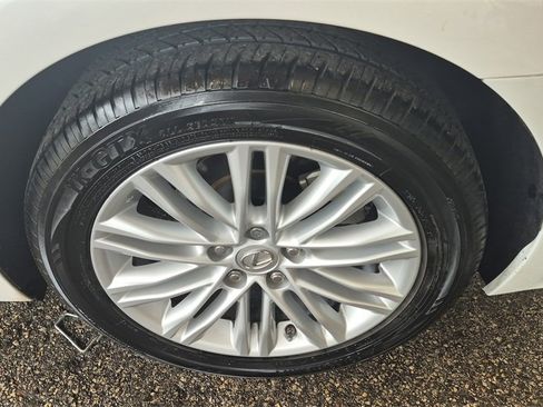 Used 2017 Lexus ES 350 w/ Premium Package image 9