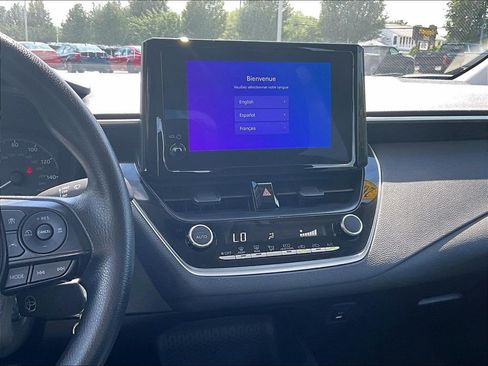 Used 2025 Toyota Corolla LE FWD image 18