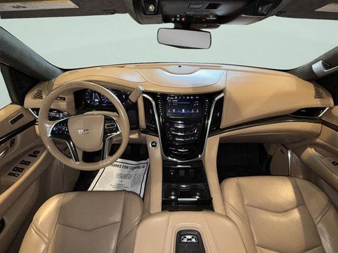 Used 2019 Cadillac Escalade ESV Platinum AWD/4WD image 10