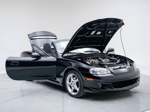 Used 2003 MAZDA MX-5 Miata image 15