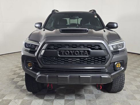 Used 2020 Toyota Tacoma TRD Sport AWD/4WD image 3