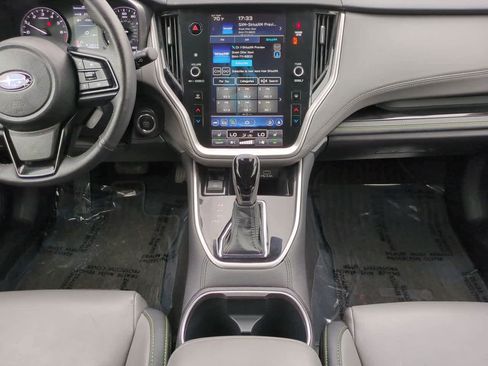 Used 2025 Subaru Outback Onyx Edition image 18