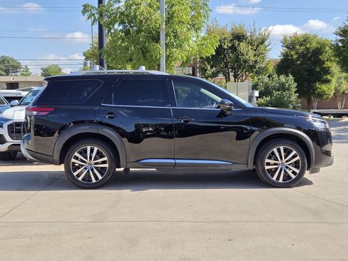 Used 2023 Nissan Pathfinder Platinum w/ Cargo Package image 5
