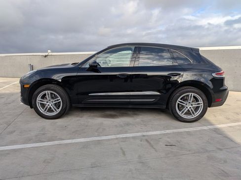 Certified 2025 Porsche Macan image 2