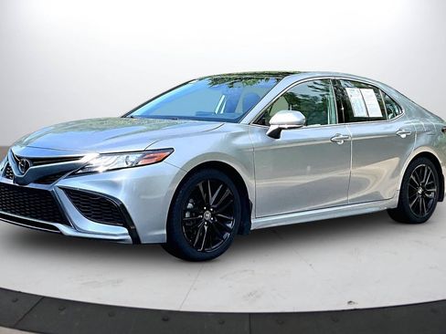Used 2022 Toyota Camry XSE w/ Carpet Mat Package (TMS) FWD image 4