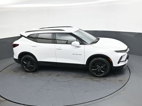 Used 2024 Chevrolet Blazer LT image 25