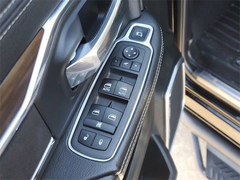 Used 2022 RAM 3500 Laramie image 19