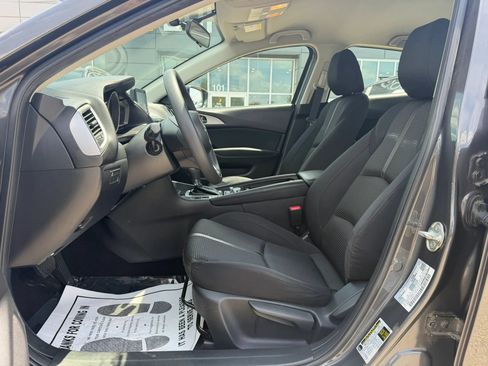 Used 2017 MAZDA MAZDA3 Sport w/ Preferred Equipment Package FWD image 7