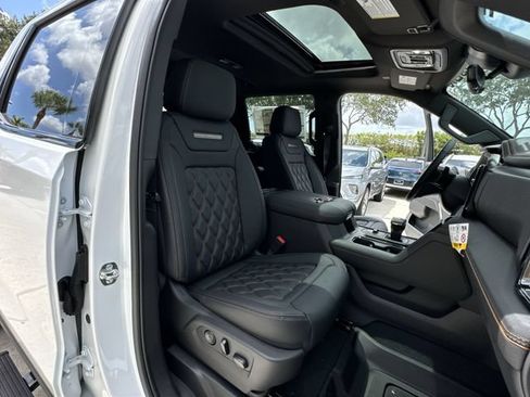 New 2026 GMC Sierra 1500 AT4 w/ AT4 Premium Package AWD/4WD image 34