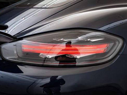 Used 2019 Porsche 718 Cayman S image 17