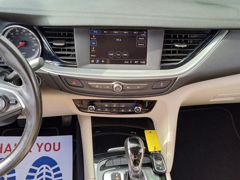 Used 2019 Buick Regal Preferred image 17