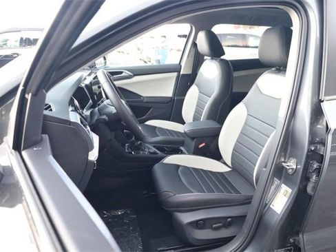 New 2025 Volkswagen Taos SEL image 8