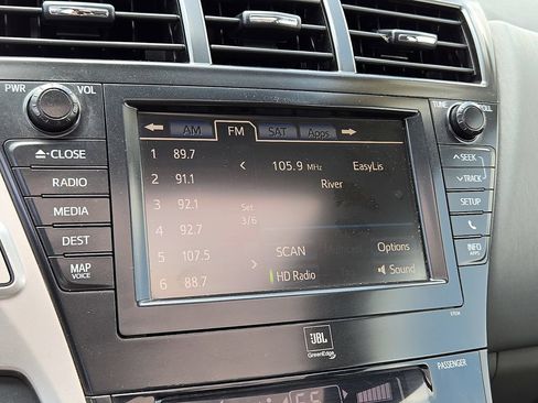 Used 2012 Toyota Prius V Five FWD image 18