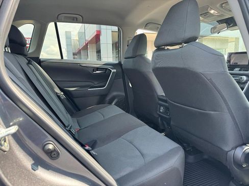 Used 2025 Toyota RAV4 XLE AWD/4WD image 11