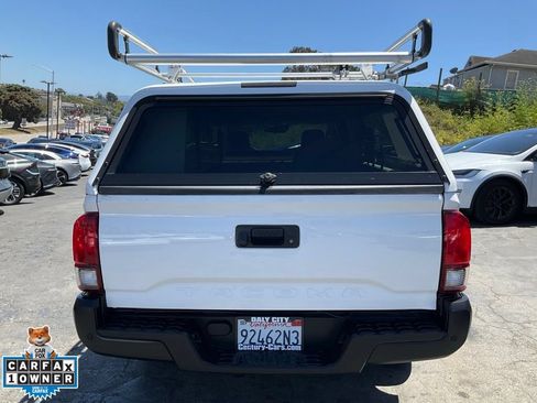 Used 2022 Toyota Tacoma SR RWD image 4