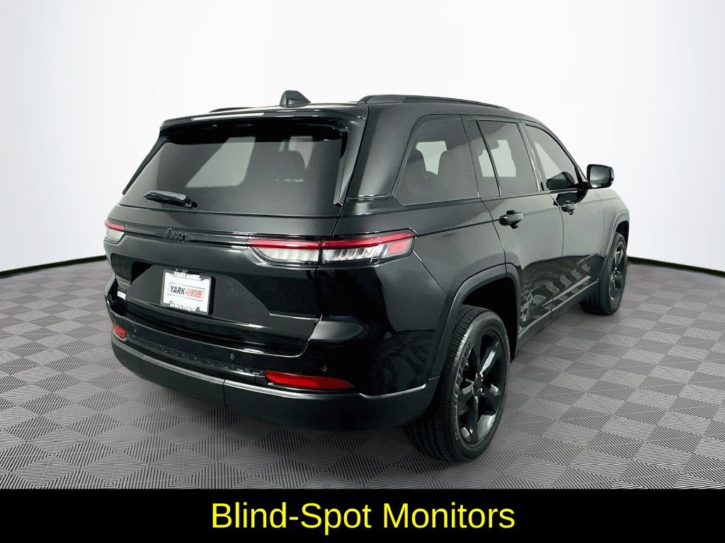 Used 2023 Jeep Grand Cherokee Altitude AWD/4WD image 10
