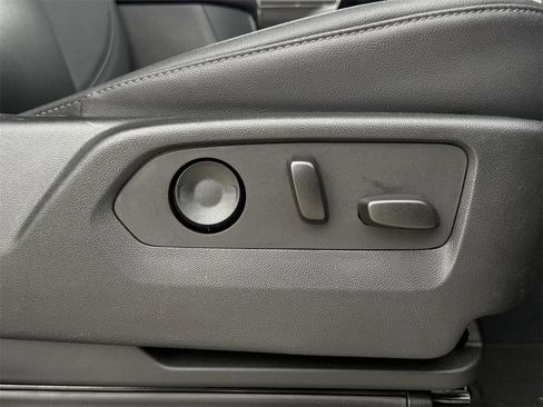 Used 2023 Chevrolet Tahoe Z71 w/ Luxury Package image 29