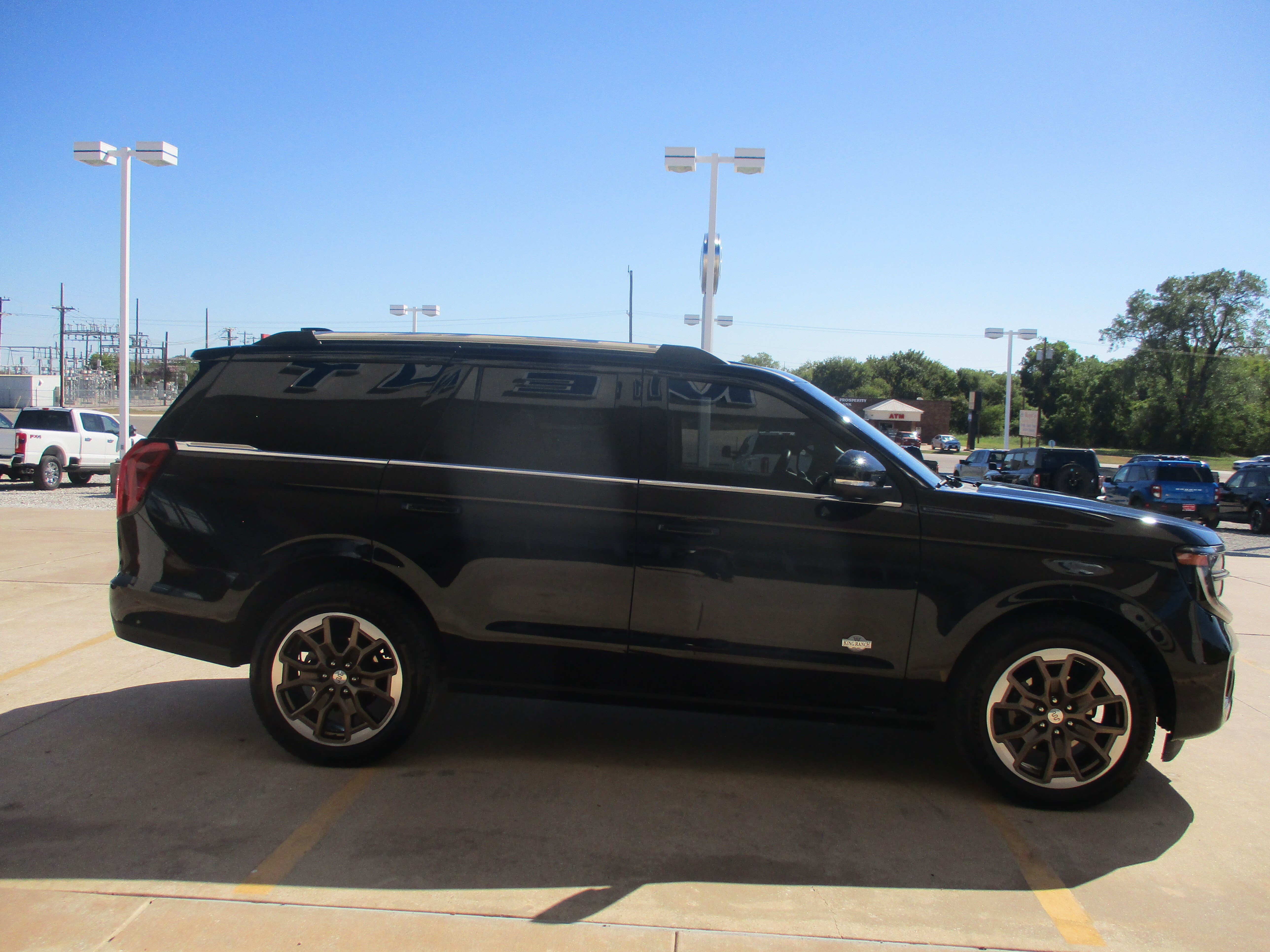 Used 2025 Ford Expedition King Ranch AWD/4WD image 9