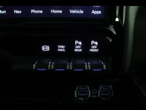 Used 2024 RAM 3500 Laramie w/ Night Edition image 31