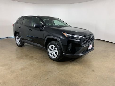 Used 2024 Toyota RAV4 LE AWD/4WD image 5