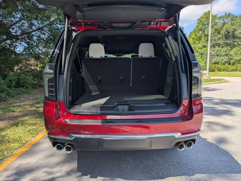 New 2026 Chevrolet Suburban Premier AWD/4WD image 33