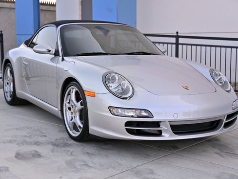 Used 2005 Porsche 911 Carrera S RWD image 28