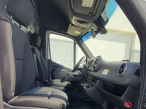 New 2025 Mercedes-Benz Sprinter 2500 image 9