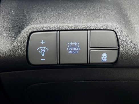 New 2025 Hyundai Elantra SEL FWD image 14