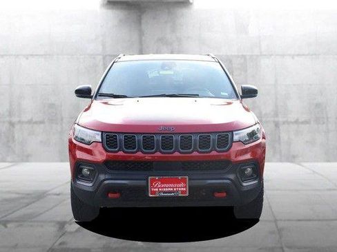 Used 2025 Jeep Compass Trailhawk AWD/4WD image 4