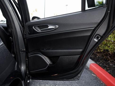 Used 2022 Alfa Romeo Giulia Sprint image 34