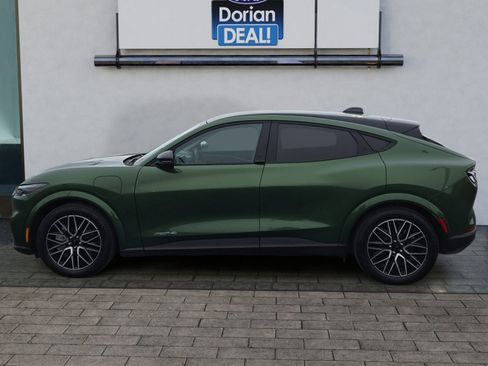 Certified 2025 Ford Mustang Mach-E Premium image 6